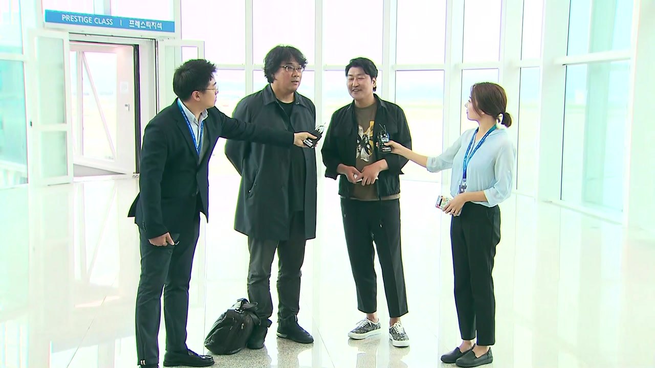 칸영화제 '황금종려상' 봉준호 귀국 / YTN