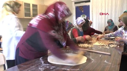 MUŞ KURSİYERLER, MANTI YAPIP SATARAK PARA KAZANIYOR