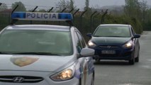 Policia rrethon aeroportin. “Austrian Airlines”... - Top Channel Albania - News - Lajme