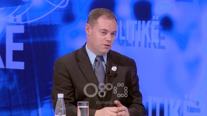 RTV Ora - Crawford tregon dy sektorët e monopolizuara në ekonominë shqiptare