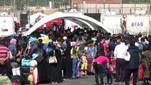 Bayram öncesinde 11 bin Suriyeli ülkesine geçti