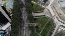 Report TV - Pamjet me dron nga protesta e opozitës, 20 minuta nga nisja