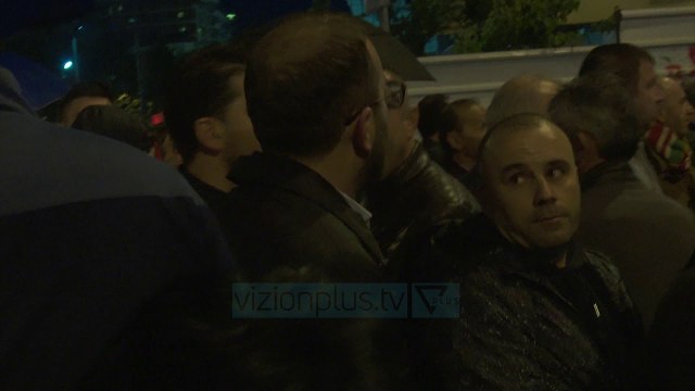 Protesta,37 persona të arrestuar dhe 24 të proceduar penalisht - Lajme - Vizion Plus