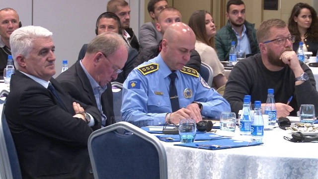 FFK me aktorët e garës/ Trukimet e futbollit në Kosovë - Top Channel Albania - News - Lajme