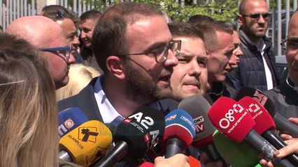Protesta e 13 prillit, gjykata lë në burg tre protestues - News, Lajme - Vizion Plus