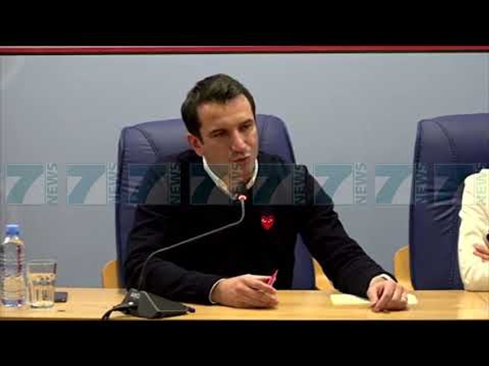 VELIAJ AKUZON REKTORET PER FONDET, «E KANE MENDJEN TEK PRIVILEGJET» - News, Lajme - Kanali 7