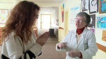 Mësuesja 74-vjeçare refuzon pensionin për të qenë pranë fëmijëve