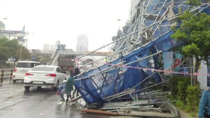 [날씨] 남부해안 '태풍급 강풍'...피해 속출 / YTN