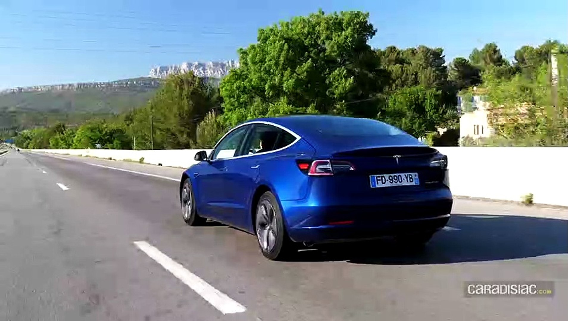 Un ensemble de piste pour la Tesla Model 3 - Guide Auto