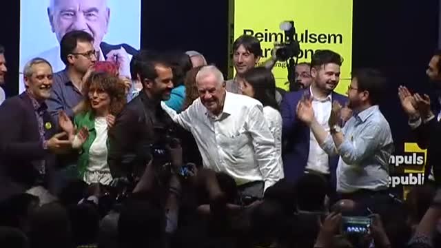 ERC asalta el Ayuntamiento de Barcelona y desbanca a Colau