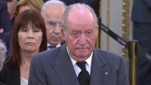 El Rey Juan Carlos anuncia que se retira de la vida pública
