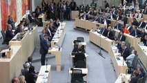 Parlamento da Áustria aprova moção de censura contra Kurz