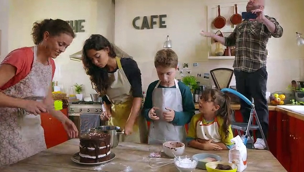 « LA FAMILLE TOUT-ÉCRAN » : Un écran créatif et amusant !