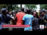 Cientos de migrantes intentaron entrar por la fuerza a estación migratoria | Noticias con Ciro