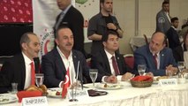 Dışişleri Bakanı Çavuşoğlu, Avrasya Yerel Yönetimler Birliğinin iftarına katıldı