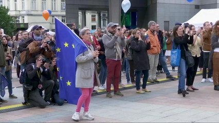 اليمين الوسط يحتفظ بأكبر تكتل بالبرلمان الأوروبي رغم تراجعه