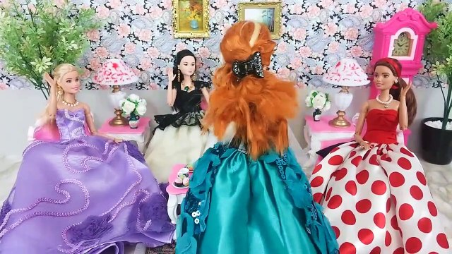 Queen Elsa Anna Barbie Tea Party New Sofa setバービー お茶会Barbie Festa do Chá,búp bê barbie tiệc trà | Karla D.