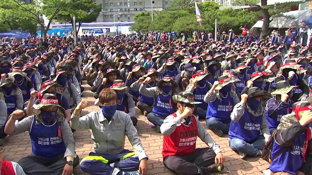 현대중 노조 전면 파업...주총장 점거 농성 이틀째 / YTN