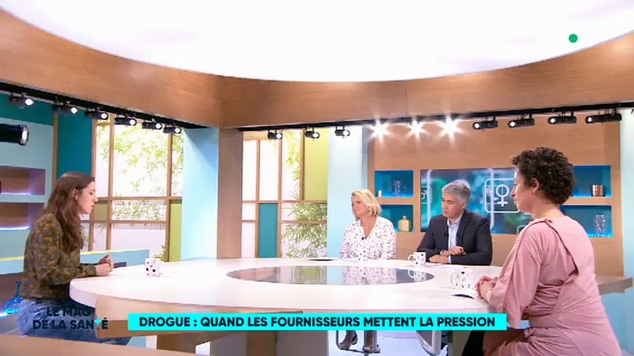 Selon une spécialiste, les dealers utilisent maintenant les mêmes méthodes que... les supermarchés et font des promotions sur leurs produits ! Regardez