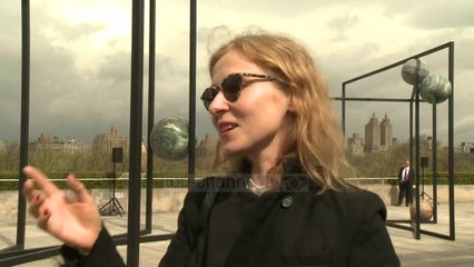 Instalacion me sistemin diellor në tarracën e Muzeut të Nju Jorkut - Top Channel Albania