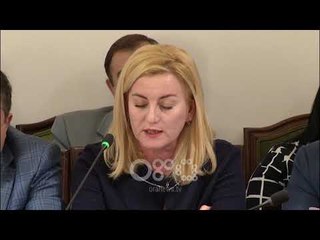 RTV Ora - Kundërshtohet heqja e dypunësimit për bluzat e bardha