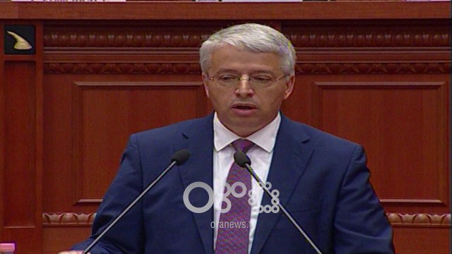 RTV Ora - Grabitja ne Rinas, Leshaj: Policia tentoi të hyjë në aeroport por kompania nuk hapi portën