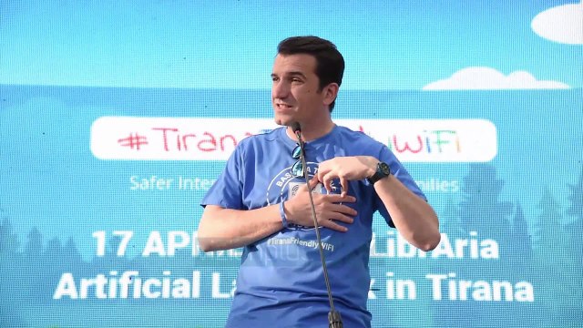 Internet falas tek parku i liqenit - News, Lajme - Vizion Plus