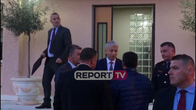 Report TV -Lleshaj 90 minuta në prefekturën e Vlorës me dy kryepolicët