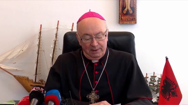 MESAZHI I PASHKËVE PËR POLITIKËN NUK DUAM ‘VETËVRASJEN’ E KOMBIT