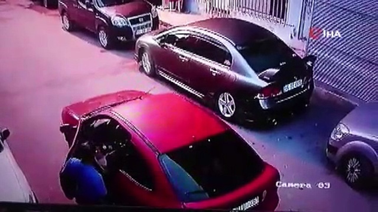 Zihinsel engelli genç kıza  cinsel saldırı anı kamerada