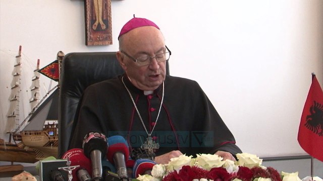 Imzot Xhorxh Frendo apel politikës: Nuk duam “vetëvrasjen” e kombit - Lajme - Vizion Plus