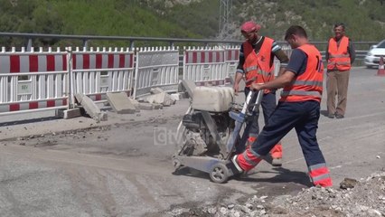 Tải video: Perfundon tuneli i dyte ne Tirane - Elbasan