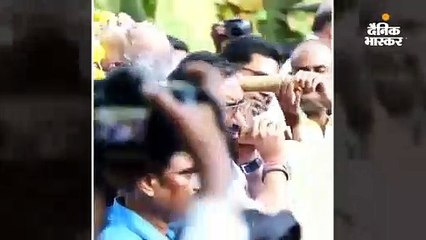 ससुर की अंतिम यात्रा पर टूट गईं काजोल