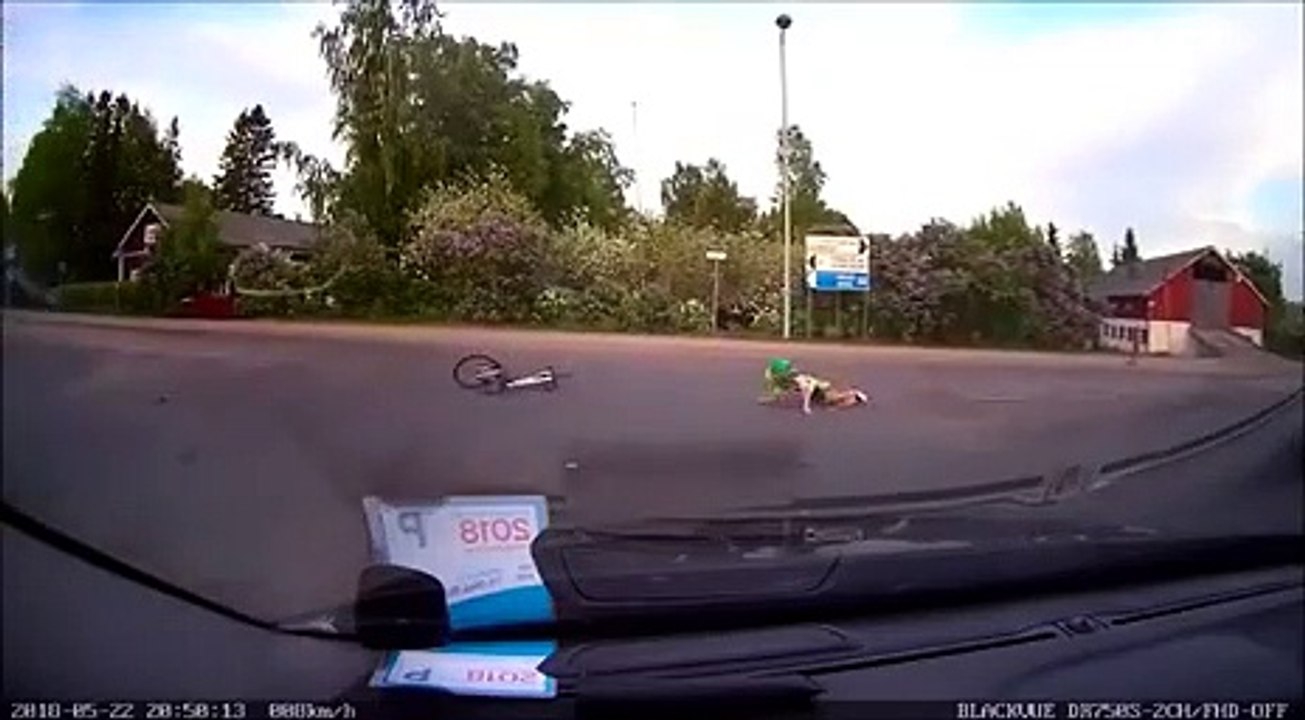 bicycle helmet airbag in action