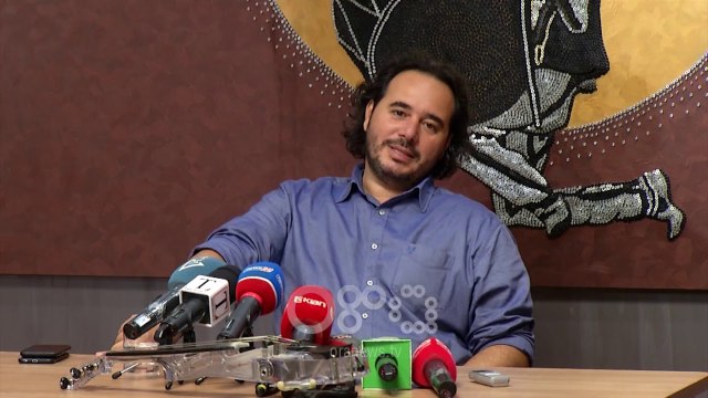 RTV Ora - Dy netë në Pallatin e Kongreseve me Olen Çezarin dhe Klandestinët ndërkombëtare”