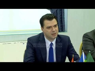 Në zgjedhje vetëm nëse ikën Rama - Top Channel Albania - News - Lajme