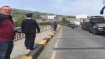 RTV Ora - PD s'ndaloi dot hyrjen Ramës në Shkoder, por bllokoi makinat, turistët dhe ambulancen