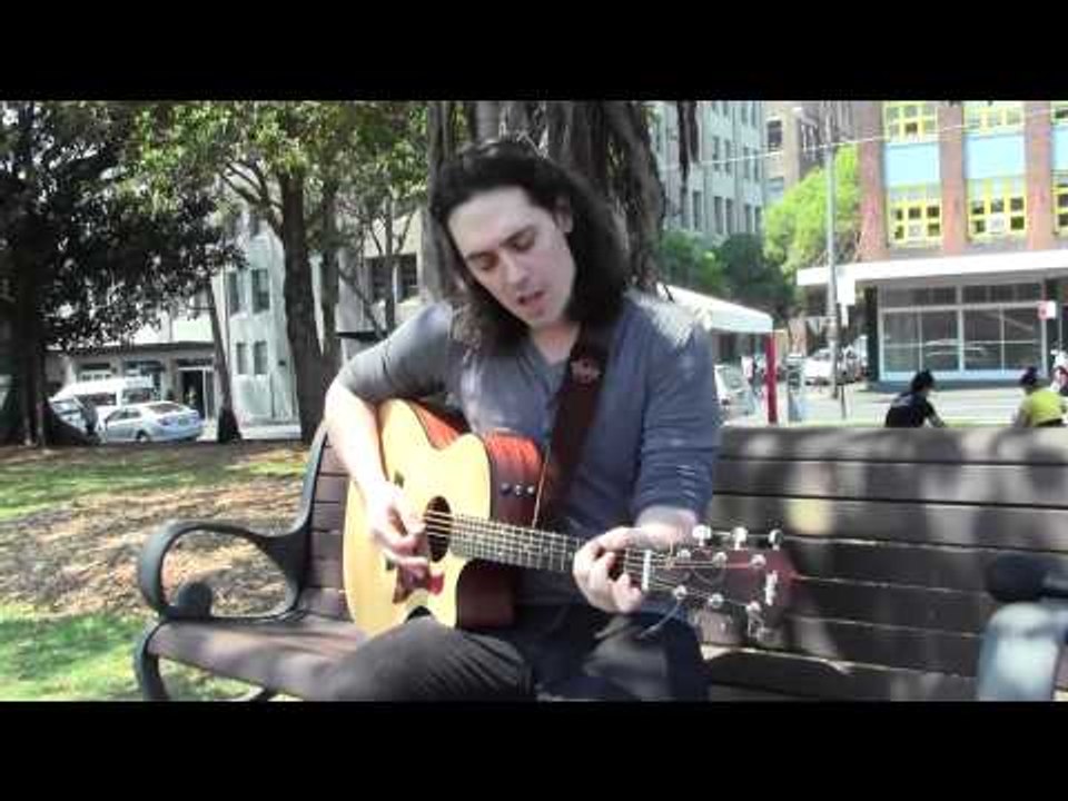 LIVE: Andy Brown "You Wear Me Out" - Acoustic on the AU sessions.