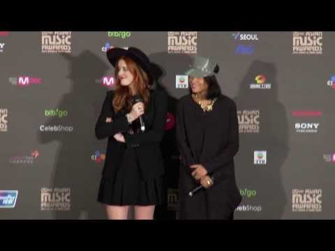 Icona Pop MAMA 2013 Press Conference (KOR/ENG)
