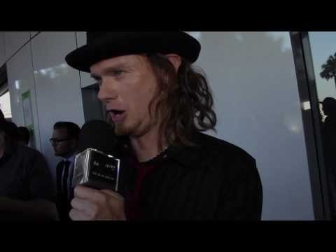 Claude Hay on the MusicOz Red Carpet 2013 (AIMAs)