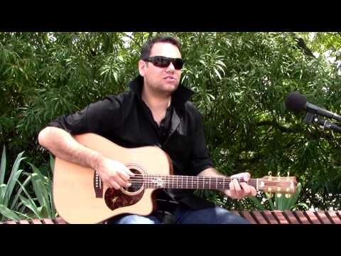 Dewayne Everettsmith It's Like Love - LIVE and Acoustic on the AU sessions.