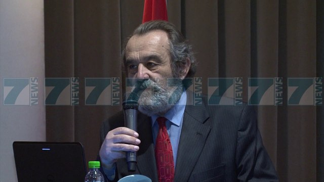 AGO NEZHA SJELL «PORTRETE ME PENE», NJE LIBER PER PERSONAZHET E POLITIKES - News, Lajme - Kanali 7