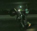 Un fou motard algerien sur l'autoroute Alger - Blida