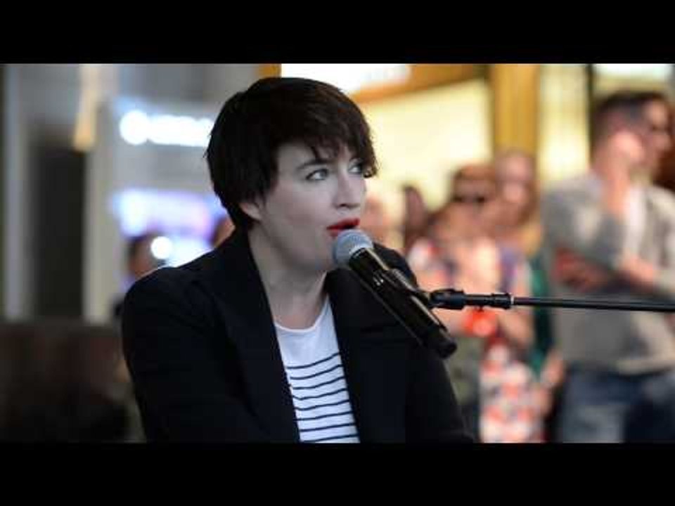 LIVE: Megan Washington performs "How To Tame Lions" at Westfield Sydney