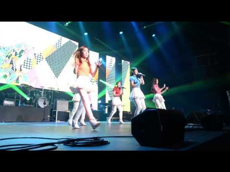 Crayon Pop Performs Uh-ee at MU:CON 2014
