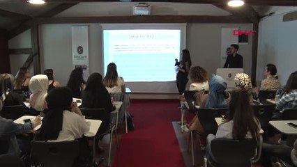 Mülteci çocuklara Türkiye'yi tanıtan kart yaptılar