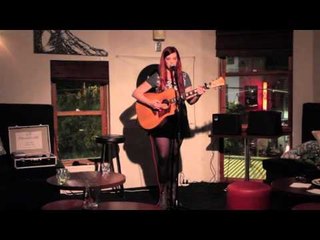 Kay Proudlove  - Performing Live at the AU Sessions #008