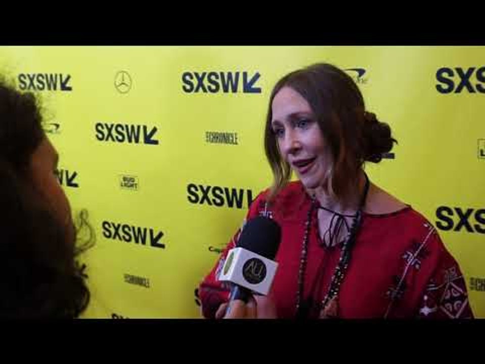 Vera Farmiga talks “Boundaries” & Dysfunctional Families