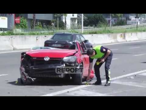 Report TV -Aksident i tmerrshëm në Tiranë! Makina ndahet më dysh