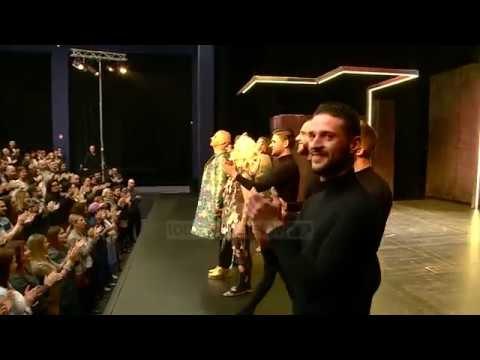 “Engjëjt e Amerikës”, drama bashkëkohore vihet në skenë - Top Channel Albania - News - Lajme